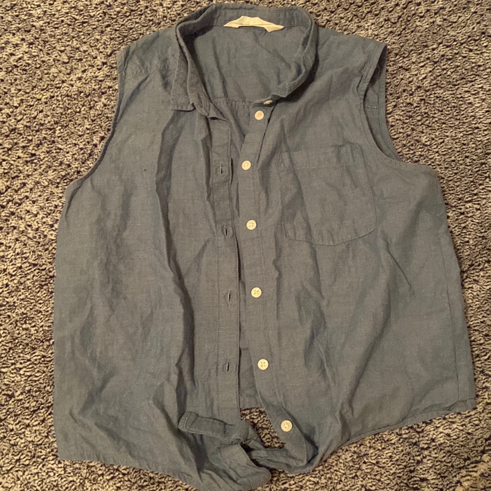 Summer cropped denmin buttoned shirt!